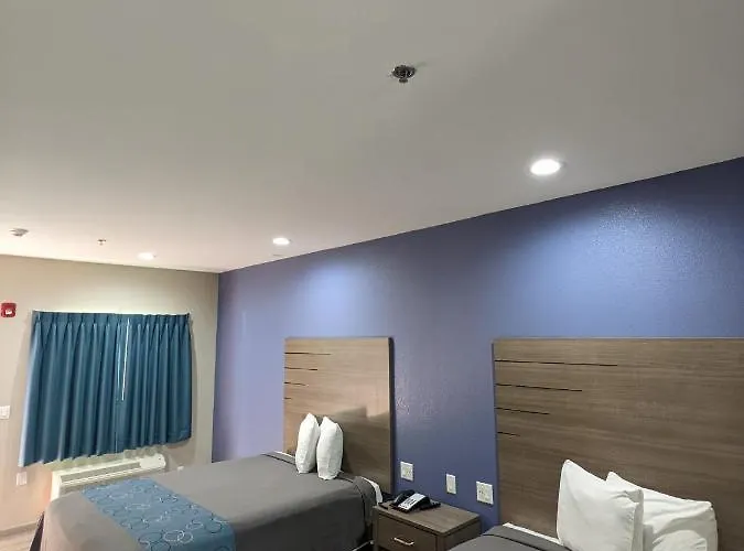 Holiday Inn Motel